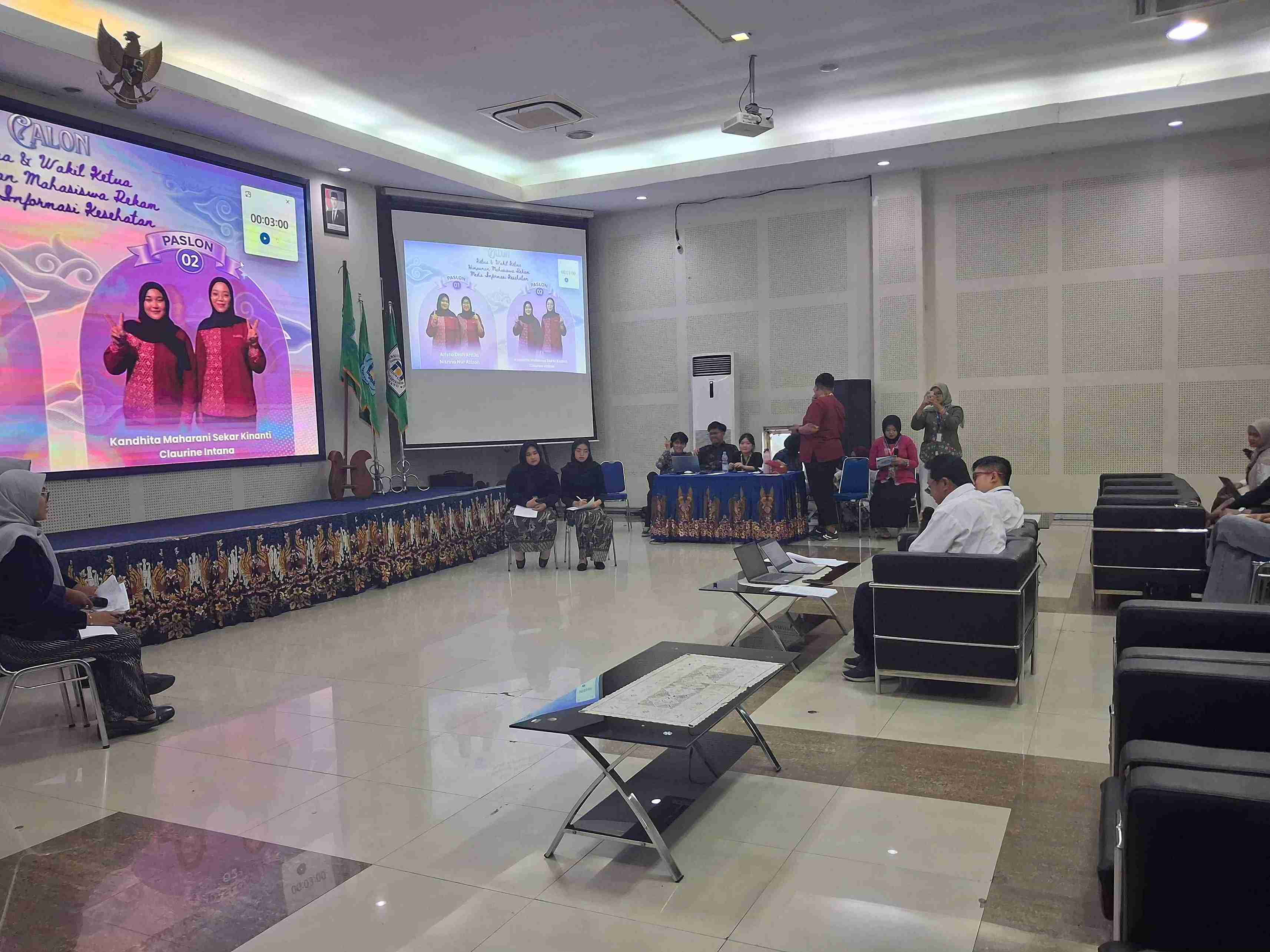 Presentasi dan Sesi debat kandidat calon ketua dan wakil ketua HMRMIK Day 1